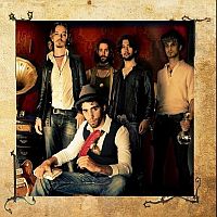 Navarone Feathers